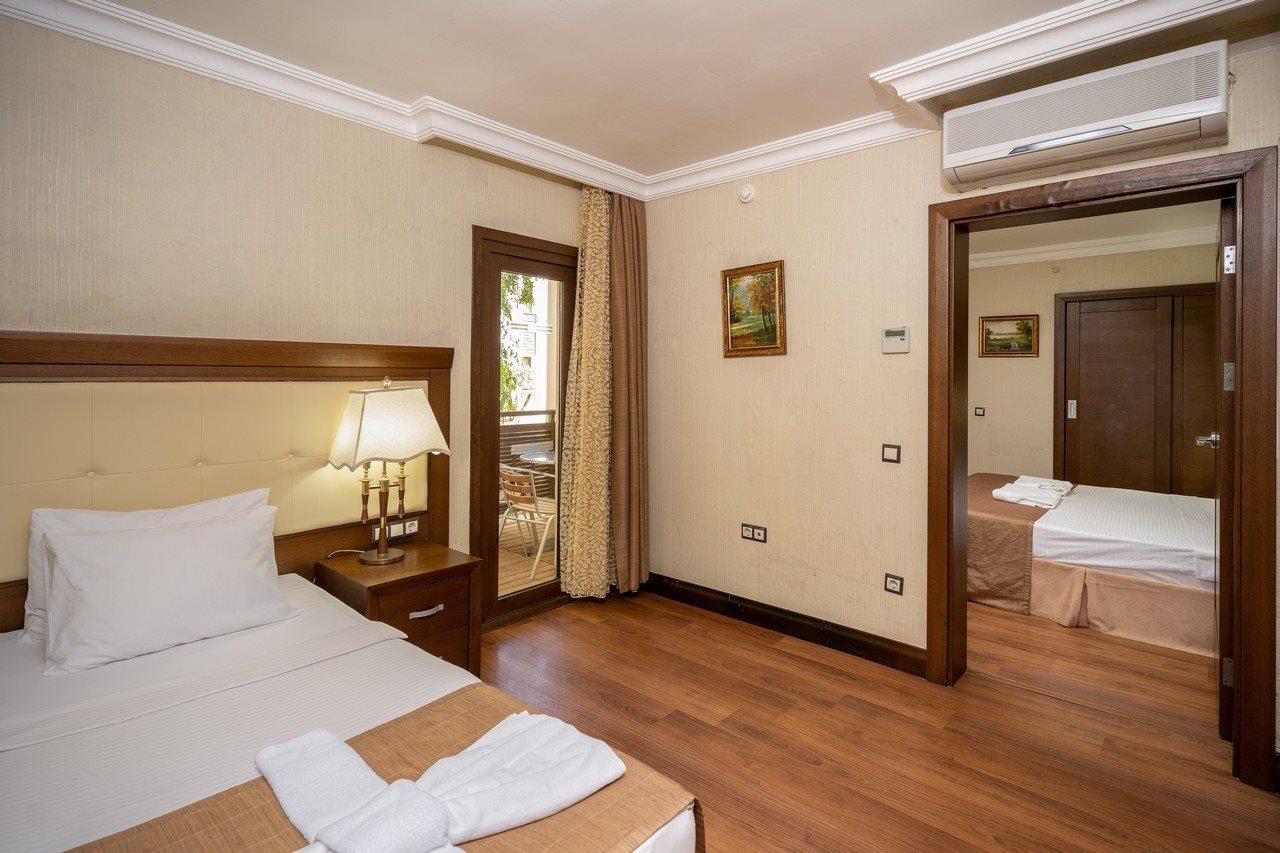 Latanya Park Resort Yaliciftlik Esterno foto