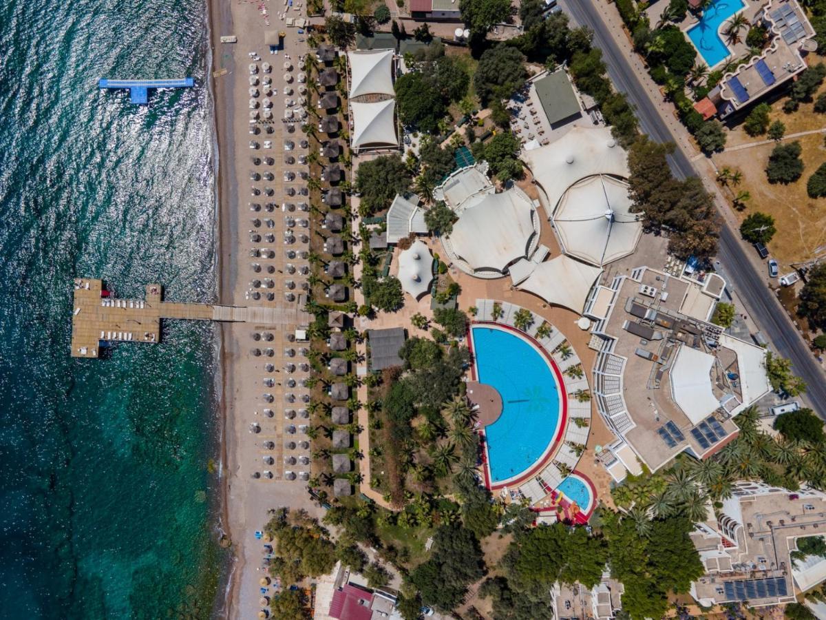 Latanya Park Resort Yaliciftlik Esterno foto