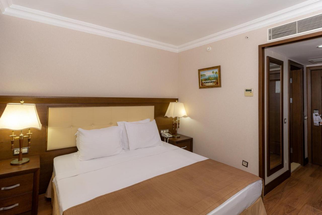 Latanya Park Resort Yaliciftlik Esterno foto